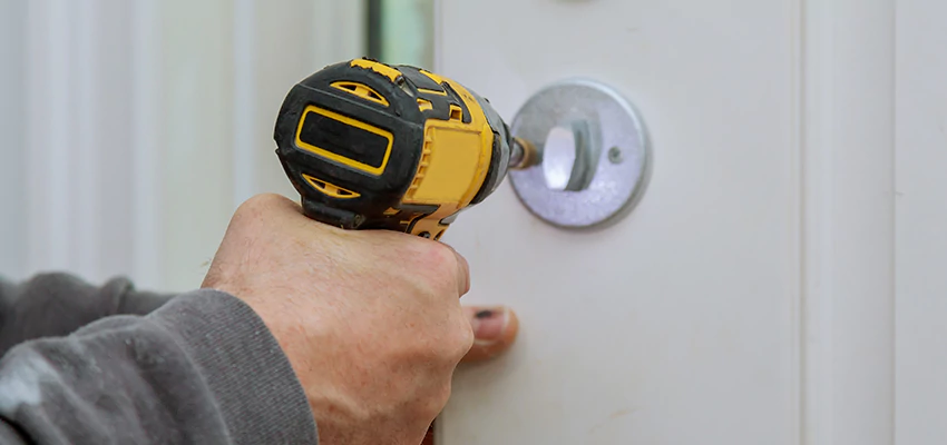 Street Locksmith For Smart Lock Repair in Delano, CA